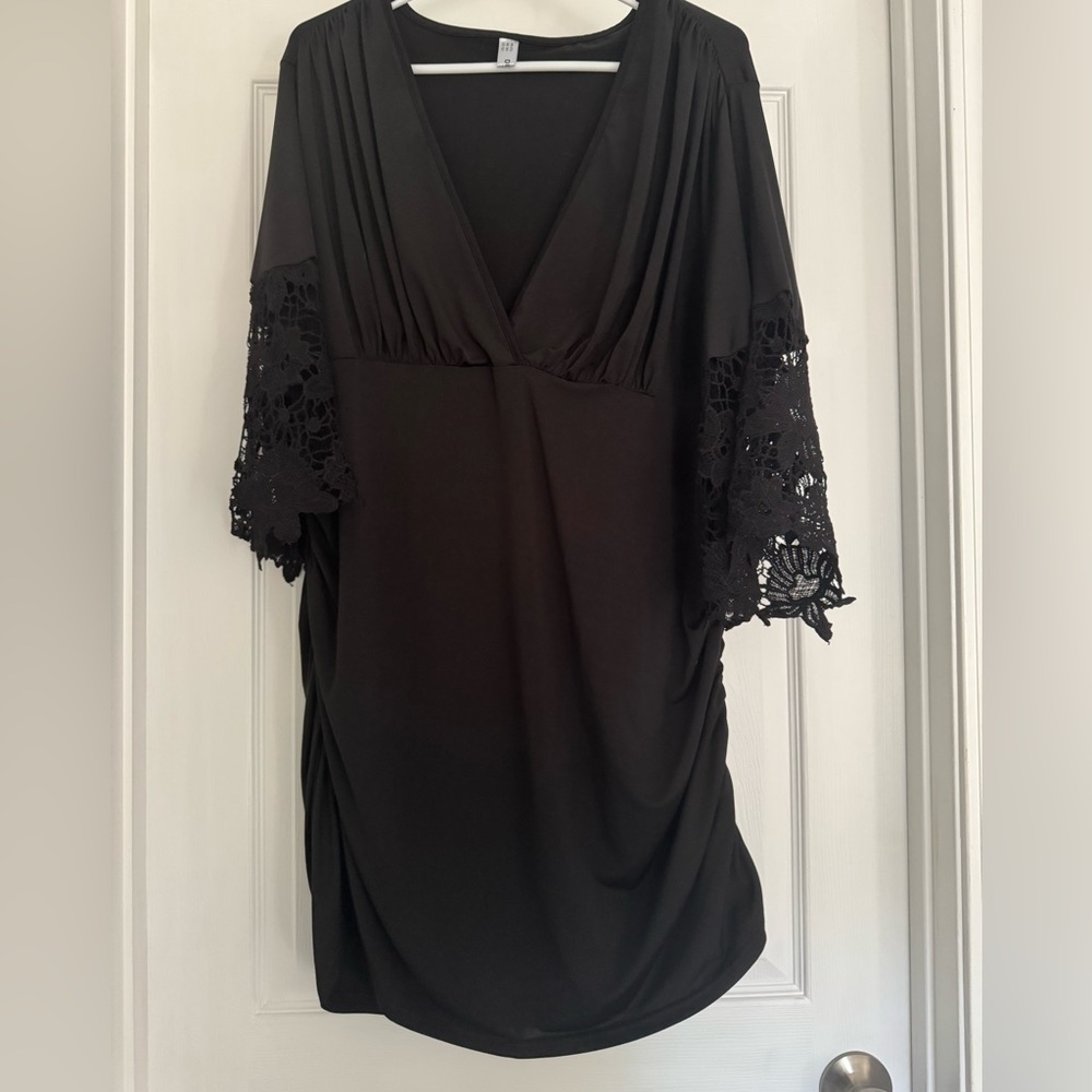 Elegant Black Tunic with Lace Sleeves ❤️ Plus size 22 (3x) ❤️